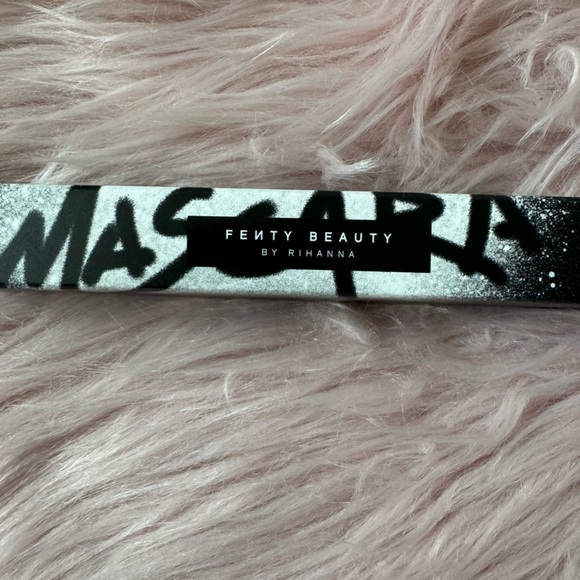 Gently Beauty Full Frontal Volume, Lift & Curl Mascara - Picture 4 of 4